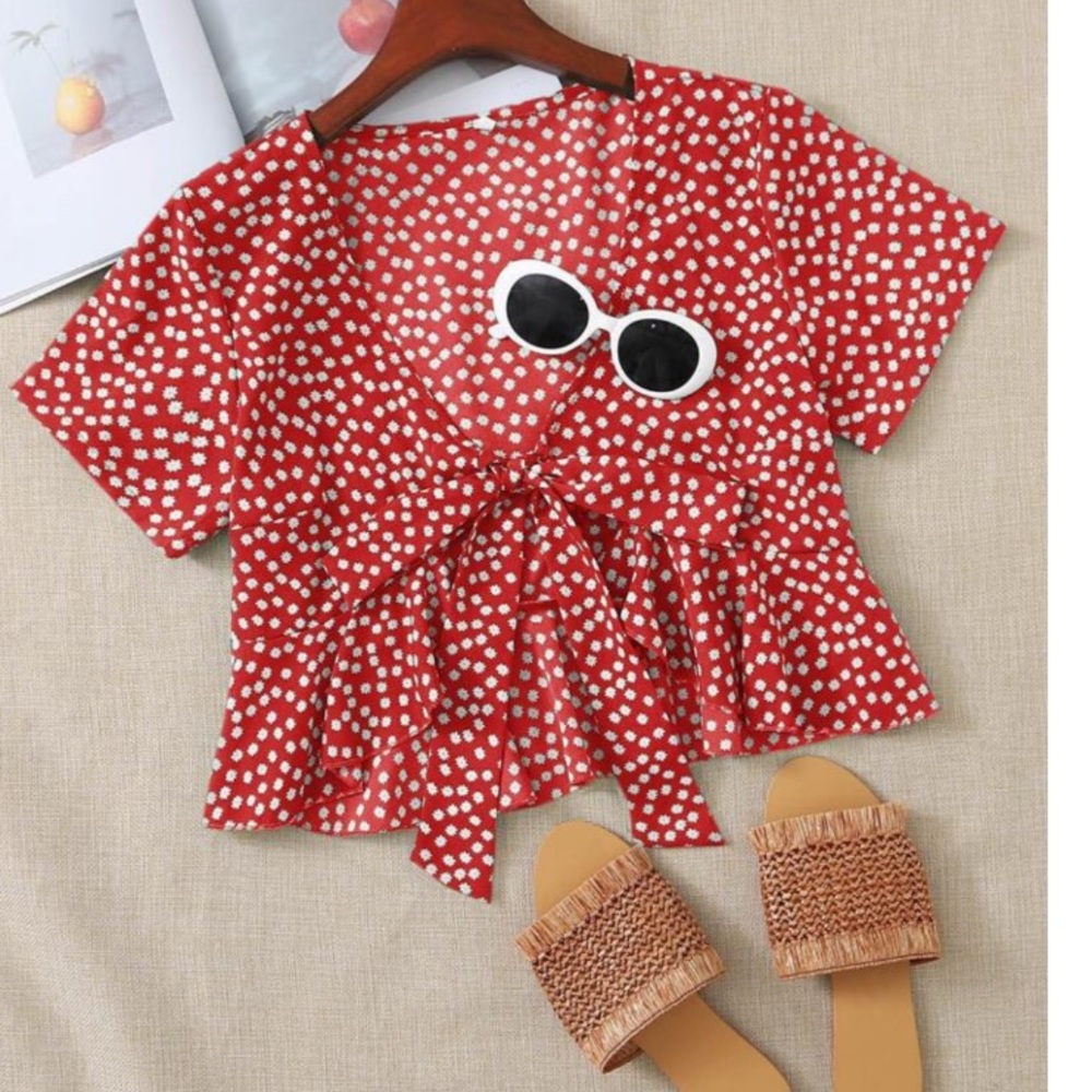 *SALE* tie front flowered top